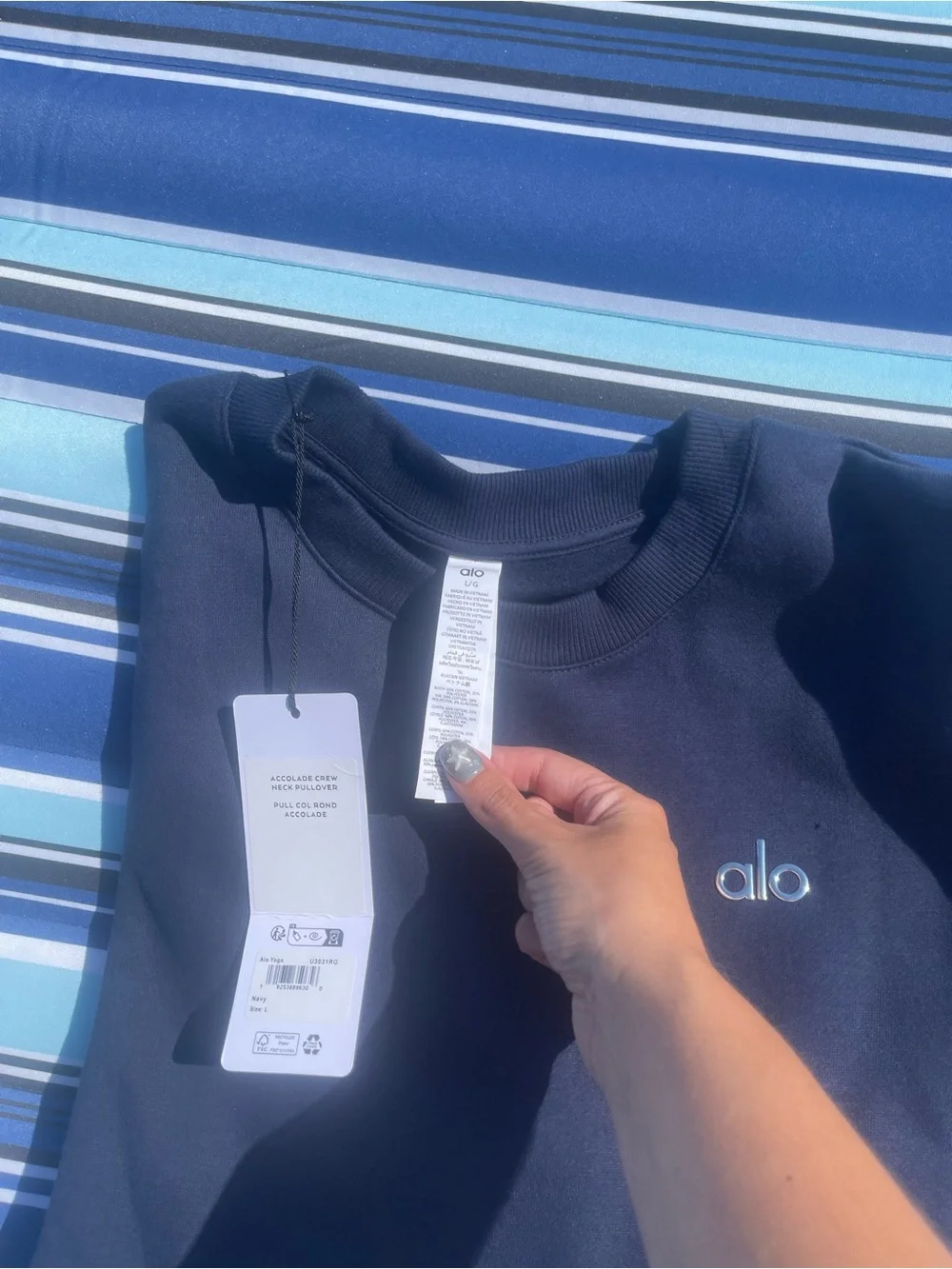 ALO Yoga accolades nwt authentic Crewneck Sweatshirt in Navy